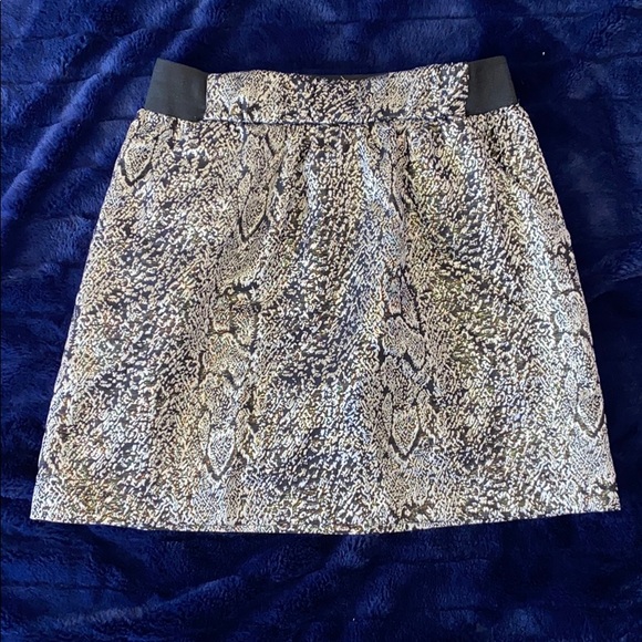 🥳I.N. SAN FRANCISCO. BLACK & GOLD MINI SKIRT